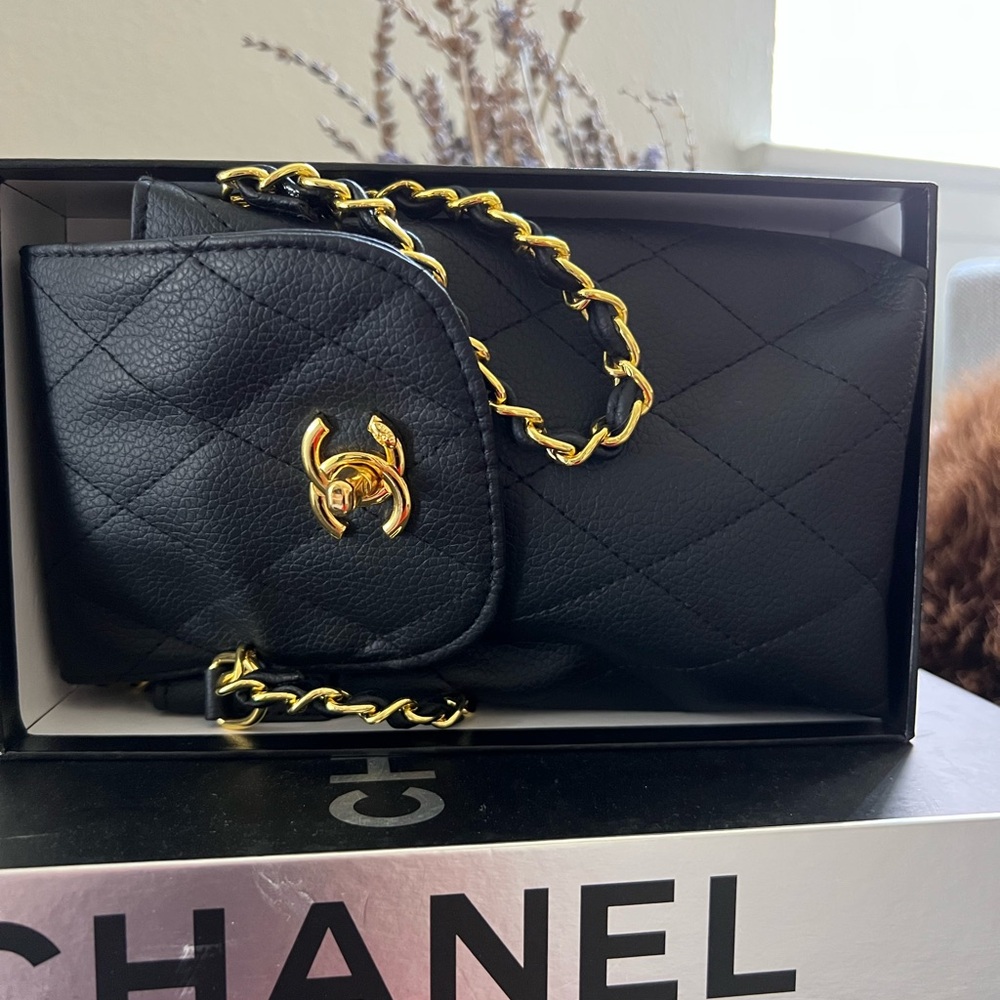 Chanel Umbrella with Quilted Vegan Leather Pouch. Comes with box -GWP - Picture 10 of 14